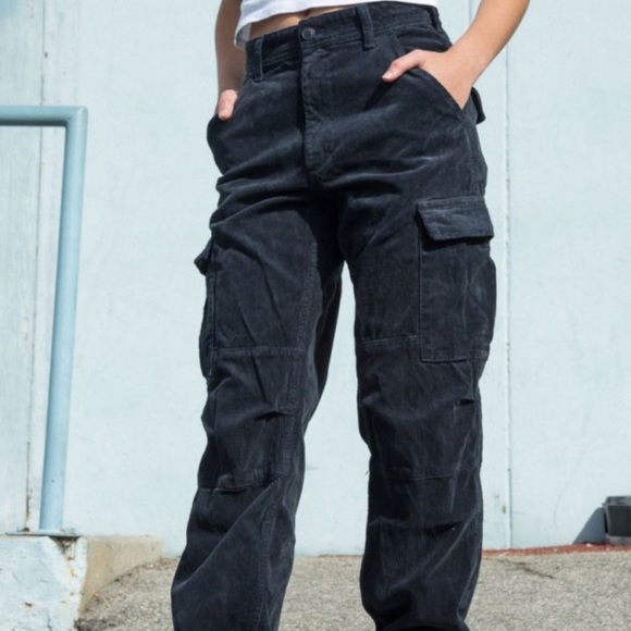 Brandy Melville Pants - Brandy Melville cargo pants